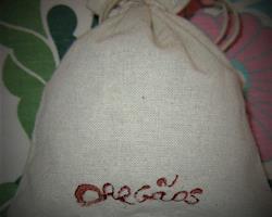 Saquinhos de linho com Oregãos artesanais, saq. de 10 g e 20 g